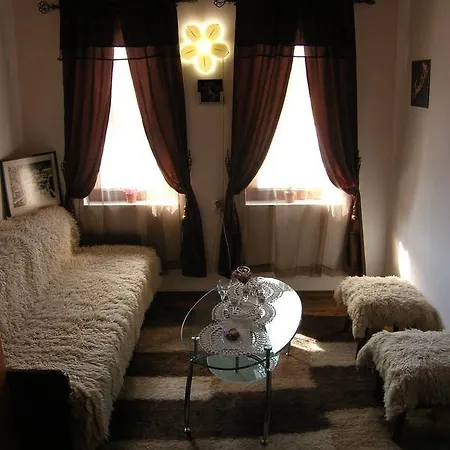 Palitsi Art House ايلينا